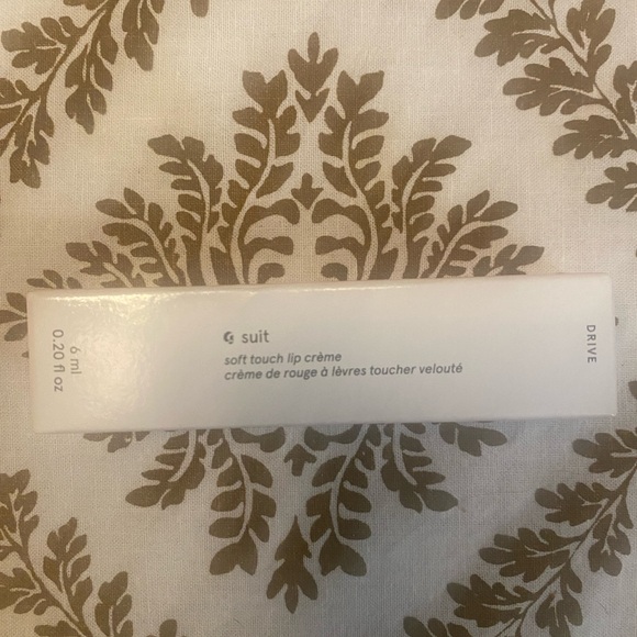 Glossier G Suit soft touch lip creme in Drive - Picture 3 of 4